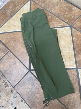 Columbia Olive Cargo knee Pants - Dark Green
